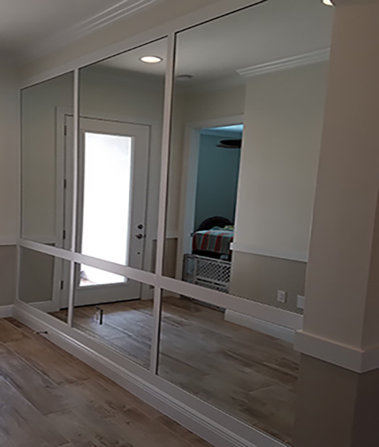 Paradise Glass and Mirror offer Mirrored Walls in Naples, FL